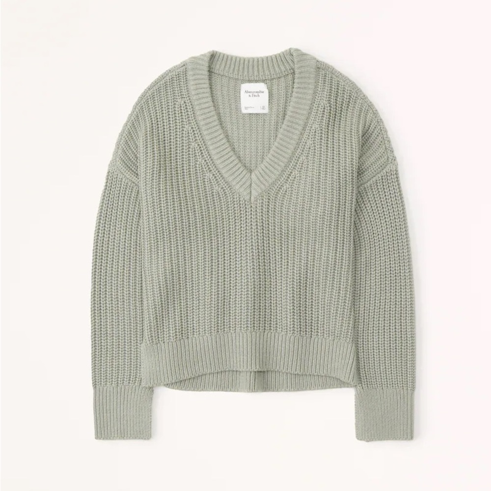 nwot abercrombie easy v-neck sweater in olive, size XS